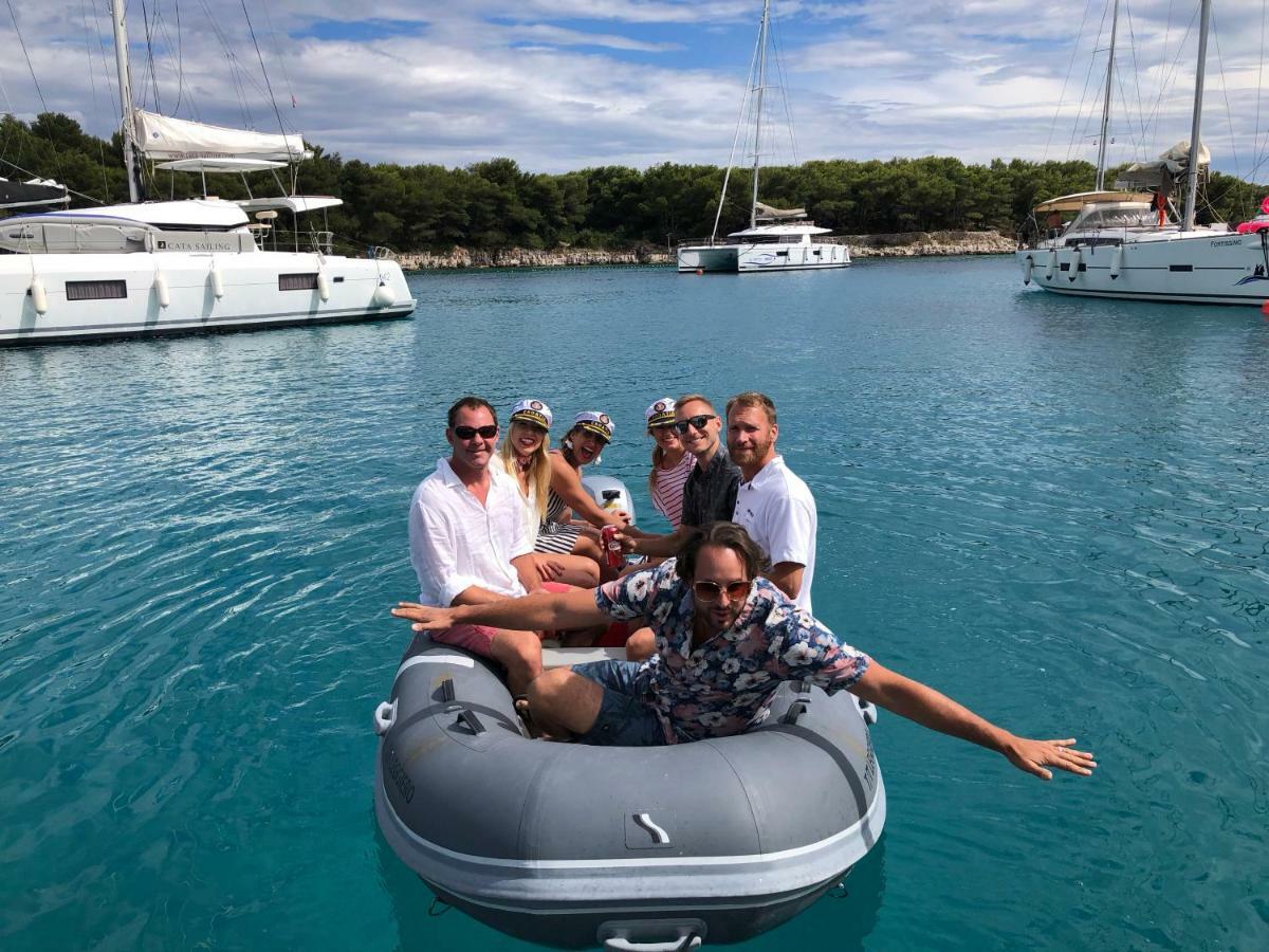 Luxury Catamaran Lagoon 42, Ac & Gn Split Exterior photo